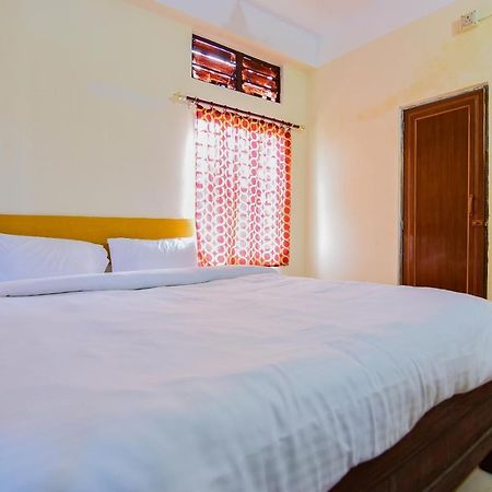 Spot On 30735 Dreamland Guest House Dispur Exteriör bild