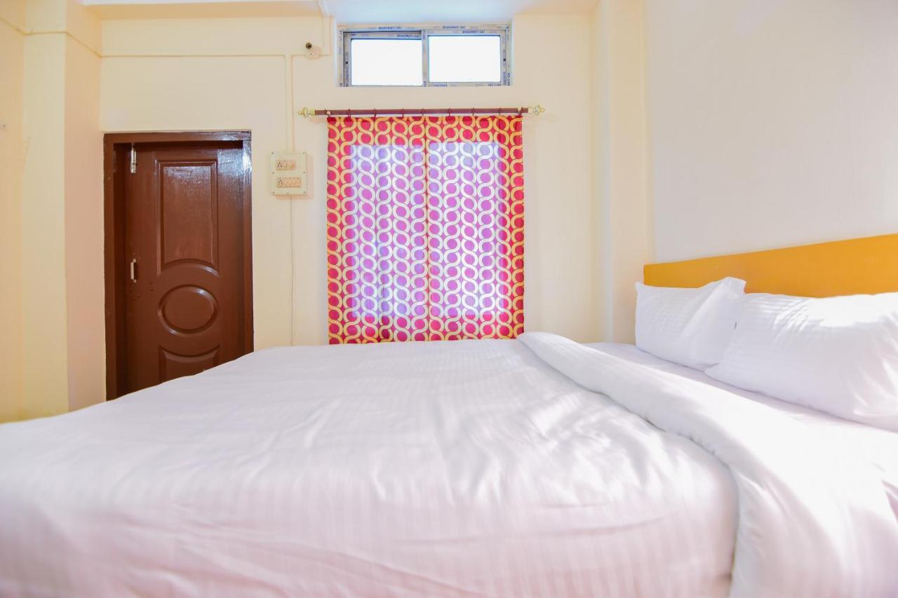 Spot On 30735 Dreamland Guest House Dispur Exteriör bild