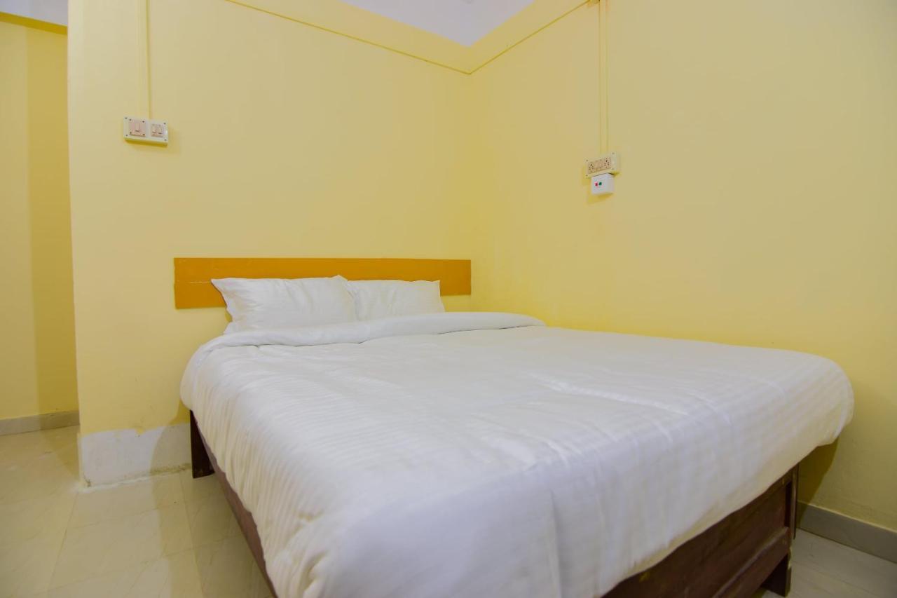 Spot On 30735 Dreamland Guest House Dispur Exteriör bild