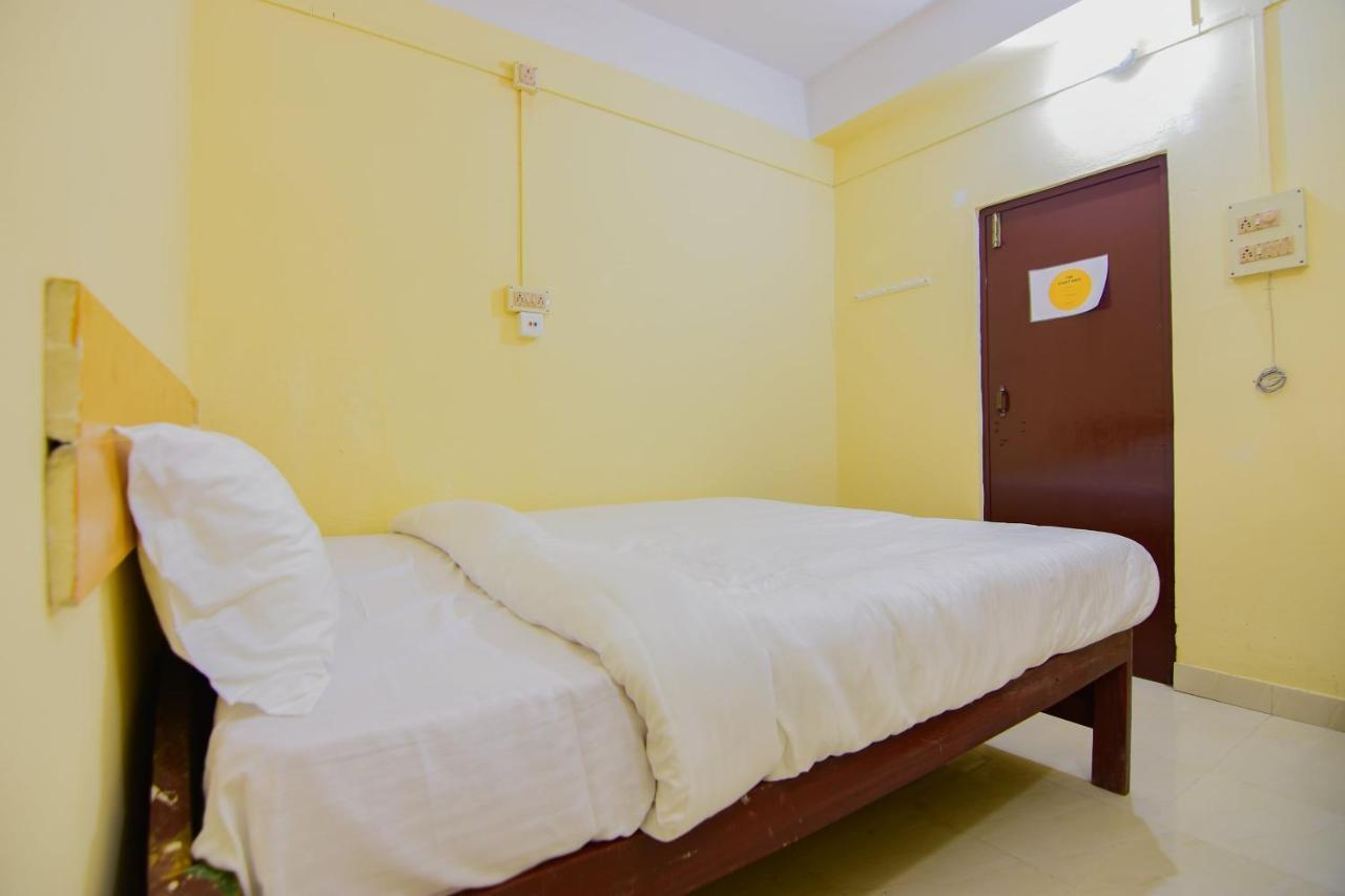 Spot On 30735 Dreamland Guest House Dispur Exteriör bild