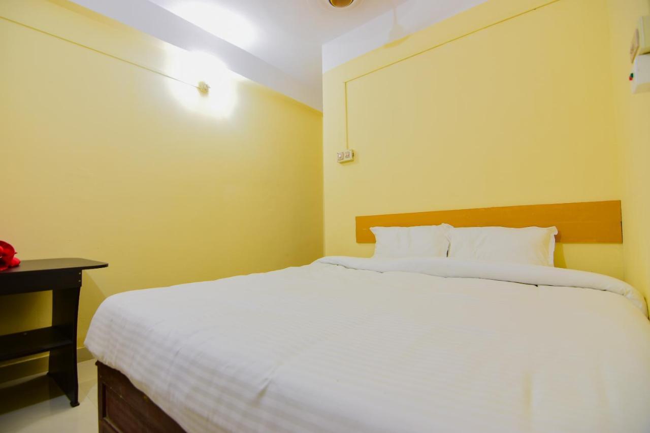 Spot On 30735 Dreamland Guest House Dispur Exteriör bild