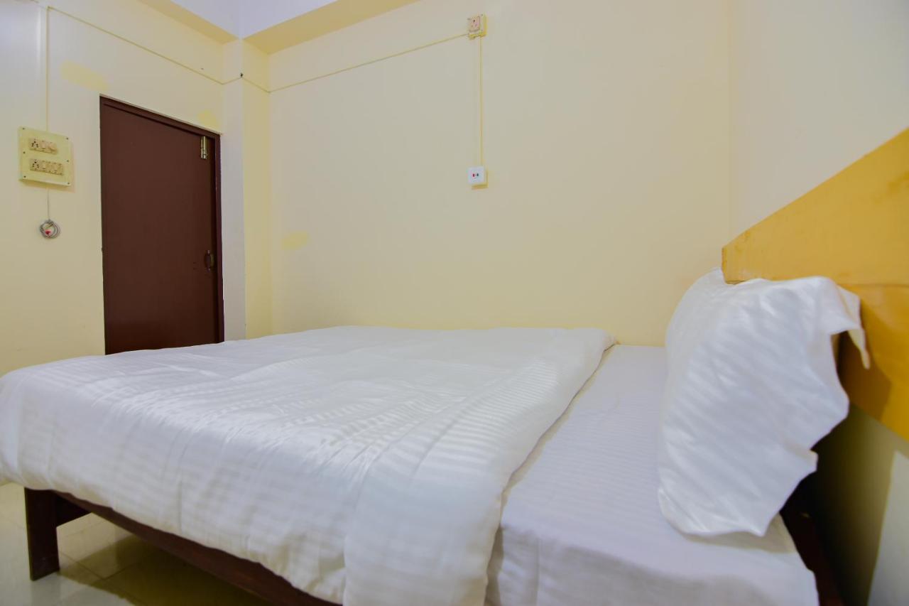 Spot On 30735 Dreamland Guest House Dispur Exteriör bild
